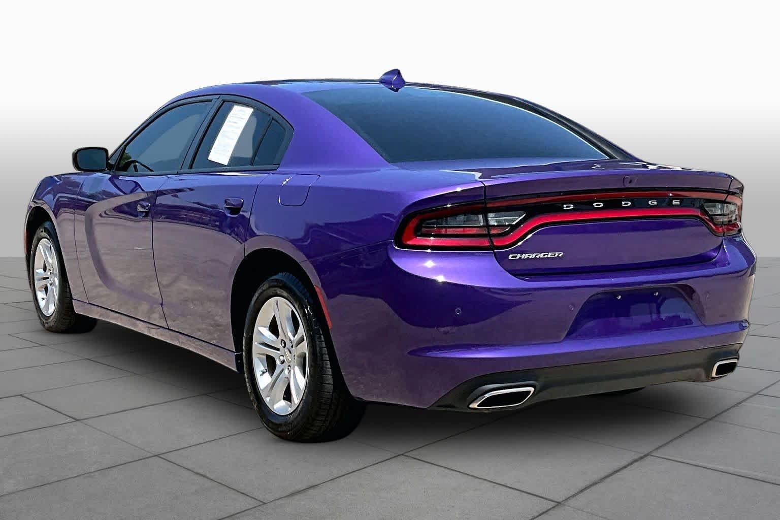 Used 2023 Plum Crazy Pearlcoat Dodge SXT image 11