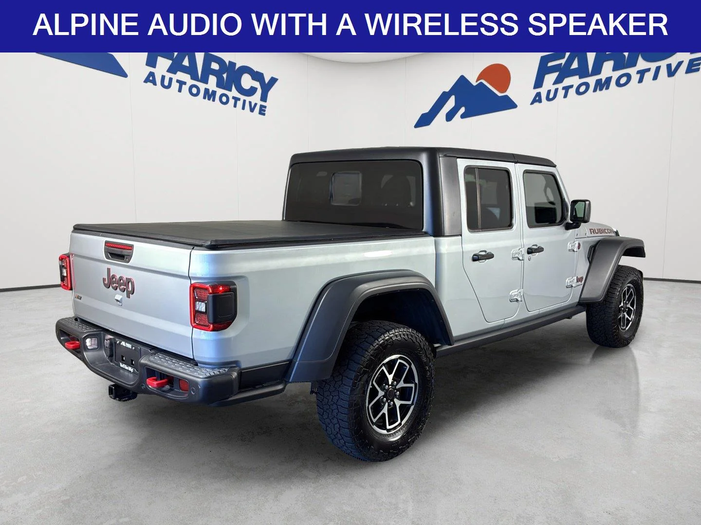 Used 2024 Silver Zynith Clearcoat Jeep Rubicon image 5
