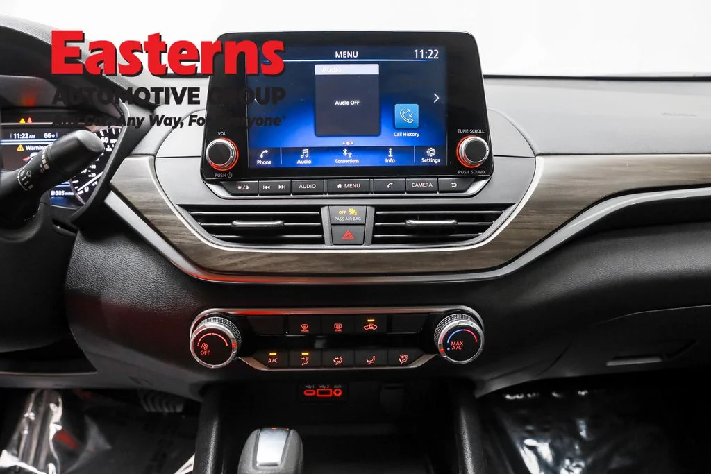 Used 2024 Black Nissan 2.5 SV image 12