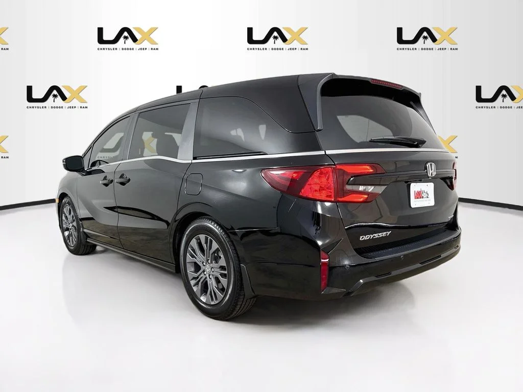 Used 2025 Black Honda Touring image 5