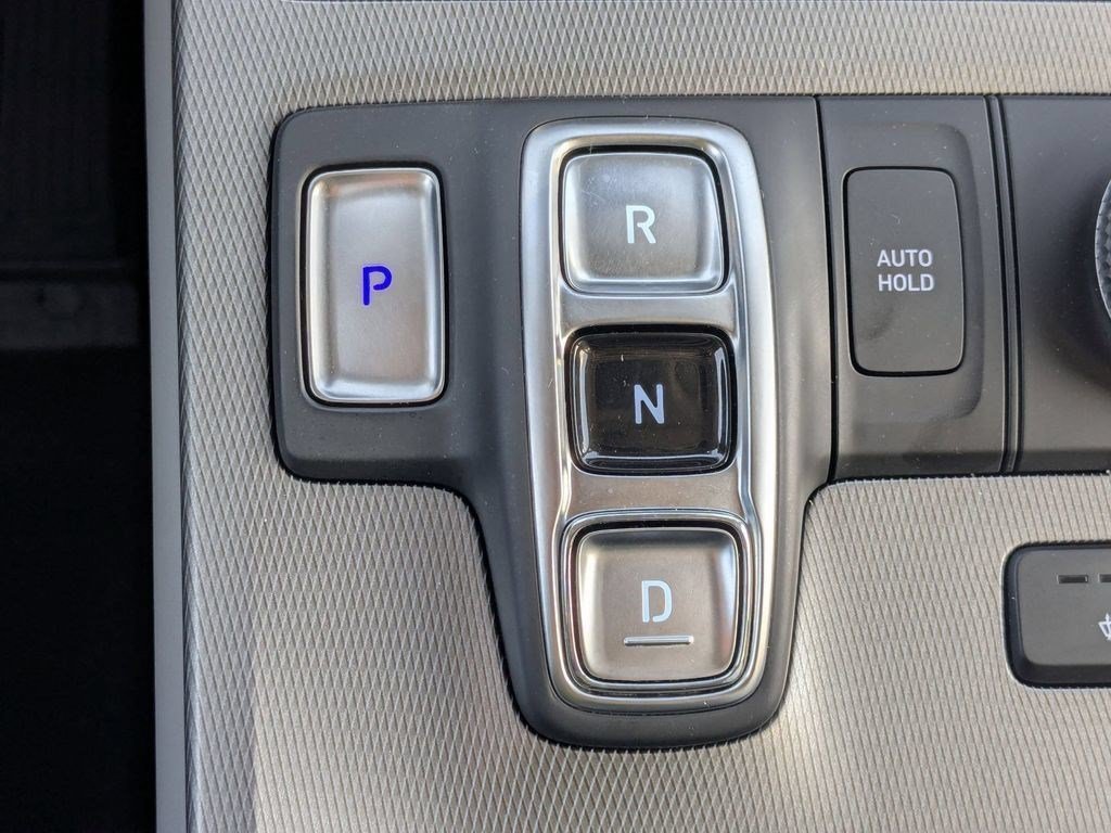 Used 2020  Hyundai SEL image 23