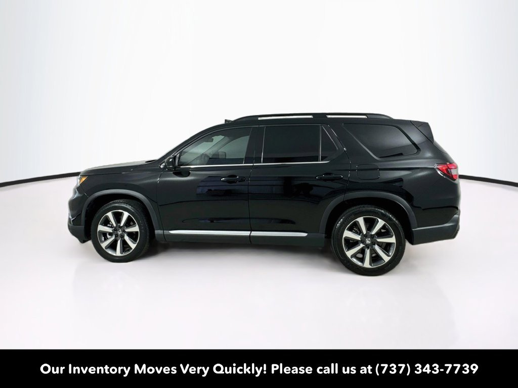Certified Used 2025 Crystal Black Pearl Honda AWD Elite image 4