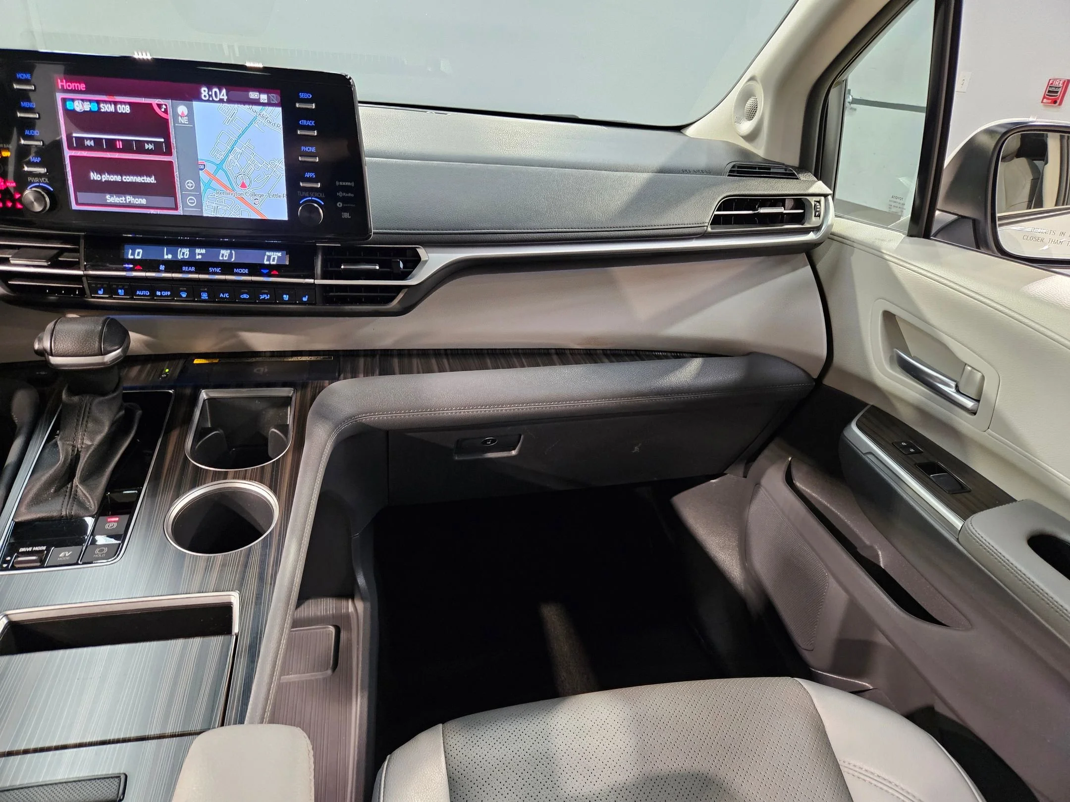 2024 Toyota Sienna Limited - Photo 11