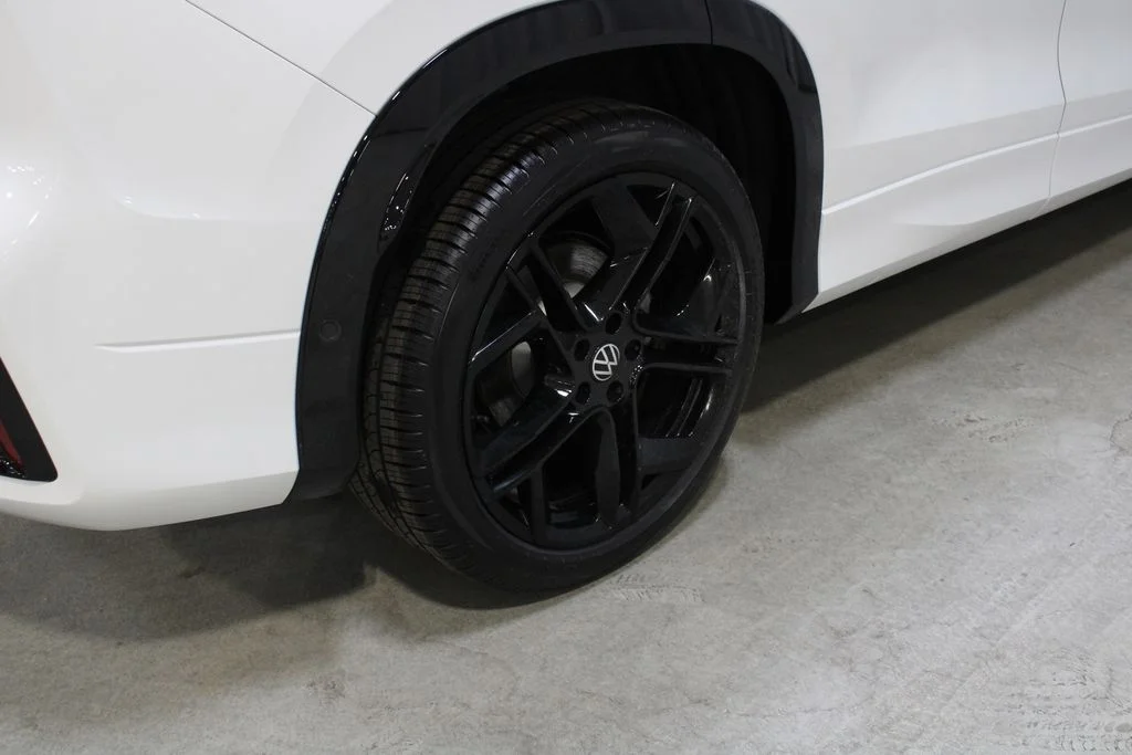 New 2026 White Volkswagen 2.0T SE R-Line Black image 27