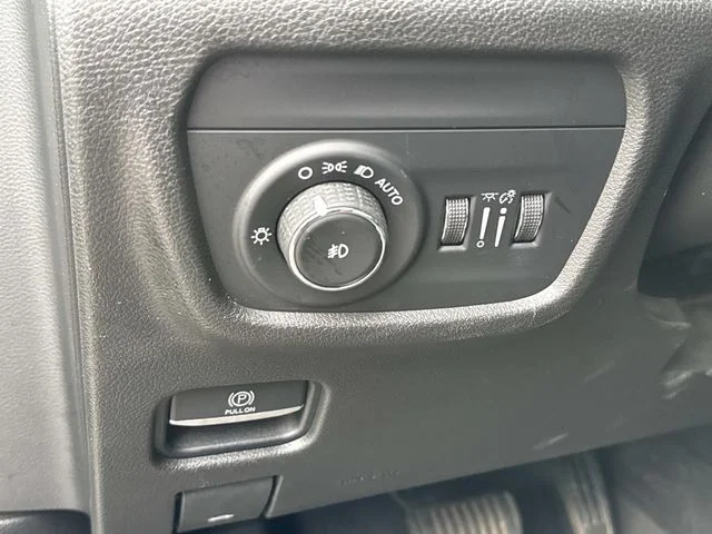 Used 2021 Gray Jeep Limited image 27