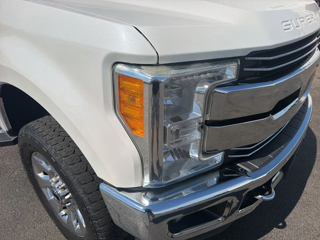 Certified Used 2017 White Platinum Clearcoat Metallic Ford Lariat image 13