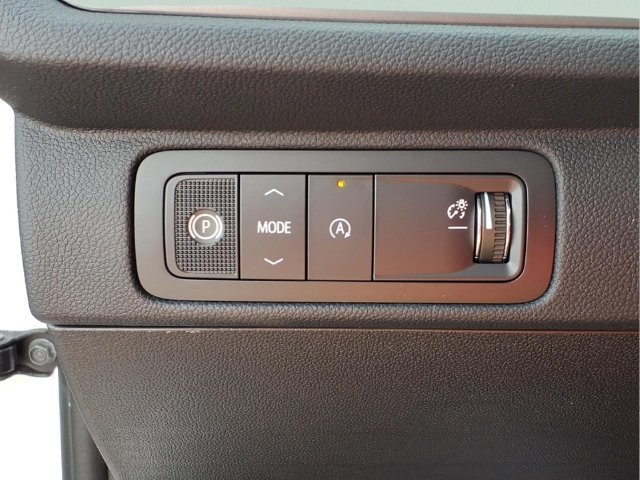 New 2027 Polar White Tricoat Chevrolet LT image 12