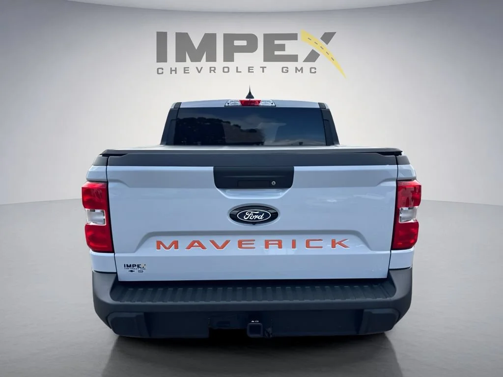 Used 2025  Ford XL image 4