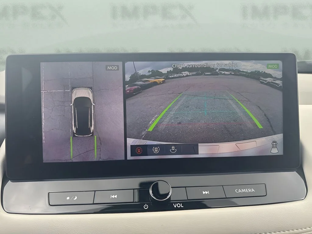 Used 2025 White Nissan SL image 22