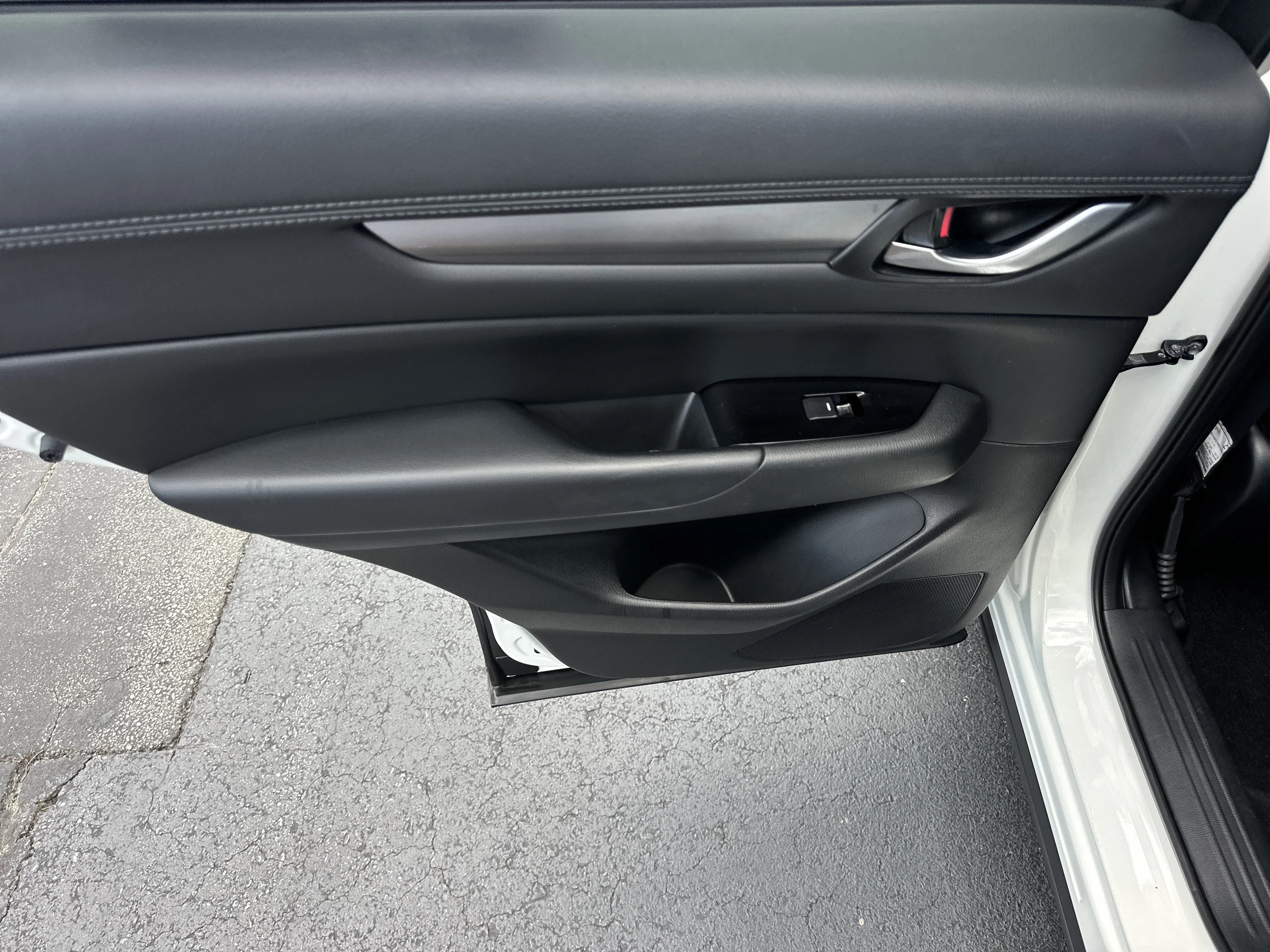 Used 2021 Snowflake White Pearl Mica Mazda Touring image 21