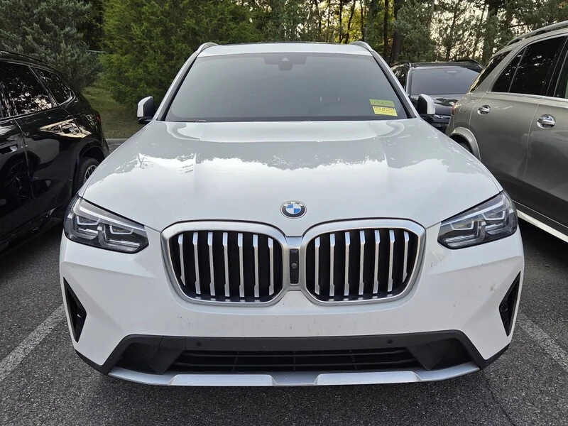 Used 2023 Alpine White BMW XDRIVE30I image 2
