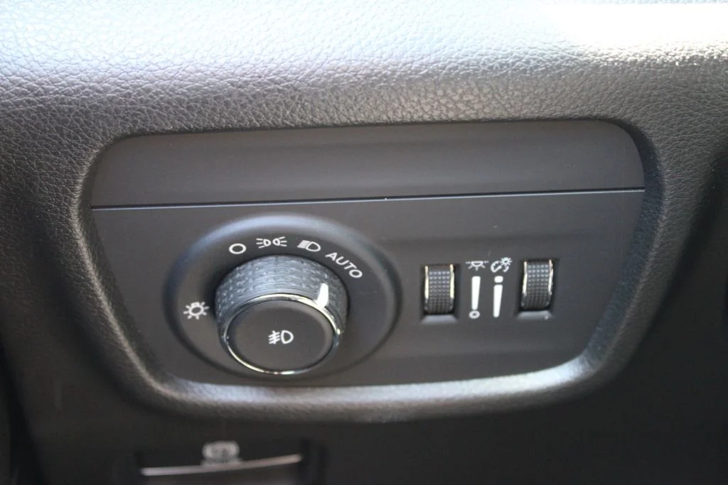 Used 2021 Silver Jeep Overland image 32