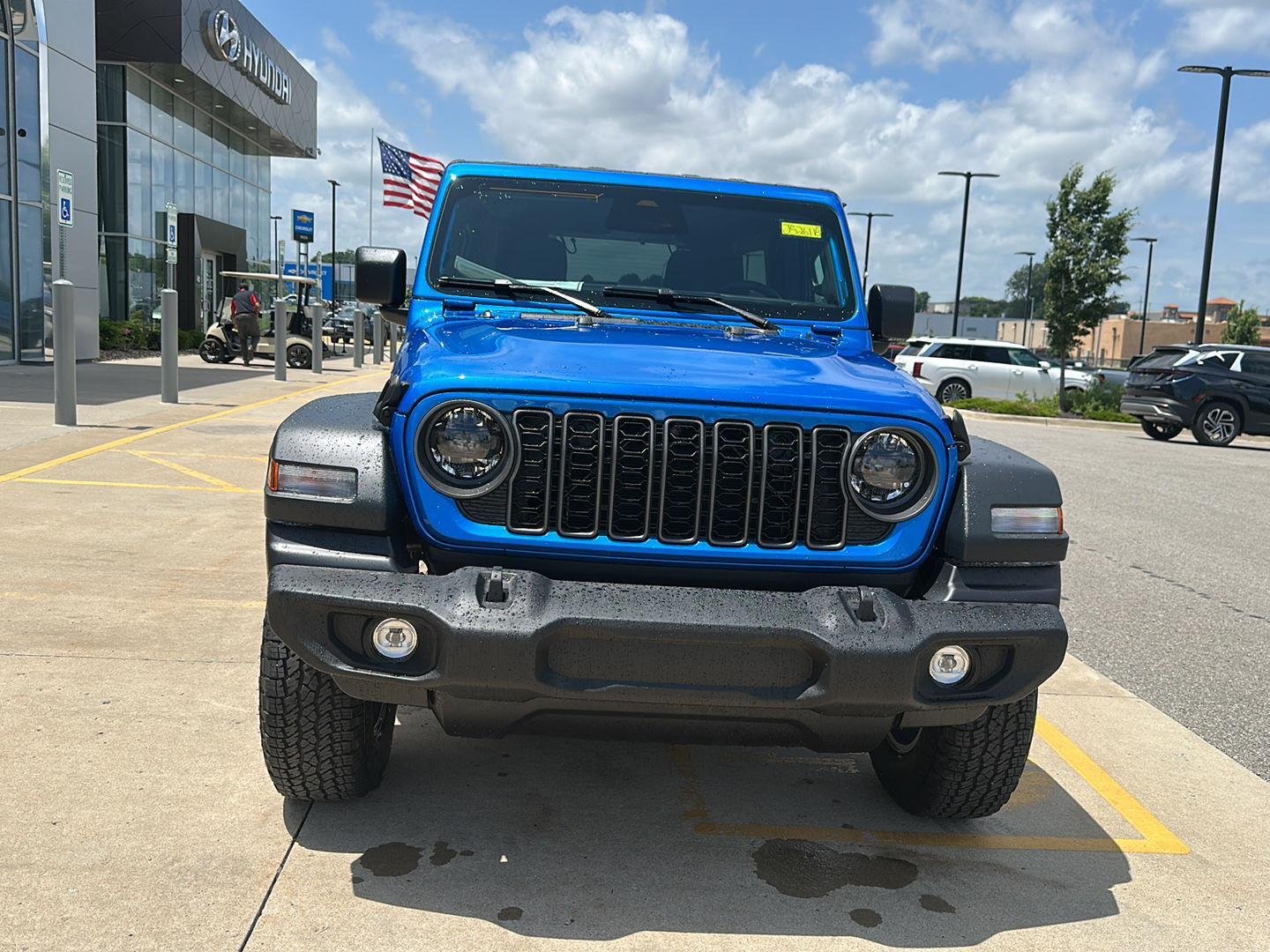 New 2026 Hydro Blue Pearl-Coat Exterior Paint Jeep Sport S image 6