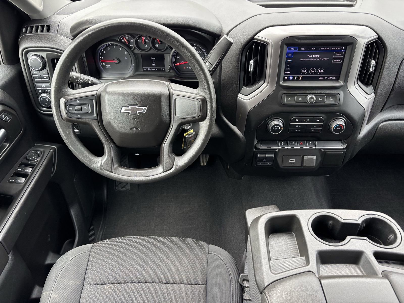 View vehicle photo 5