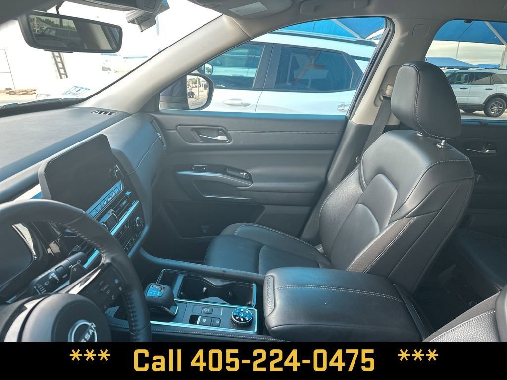 Used 2025  Nissan SL image 40
