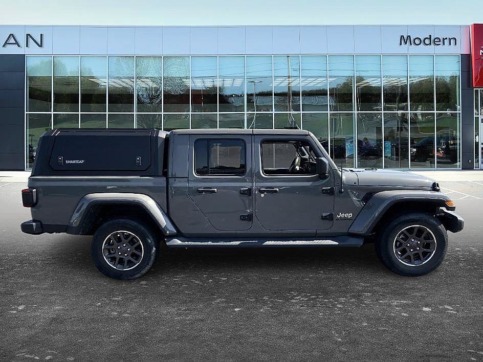 Used 2020 Sting-Gray Clearcoat Jeep Overland image 4