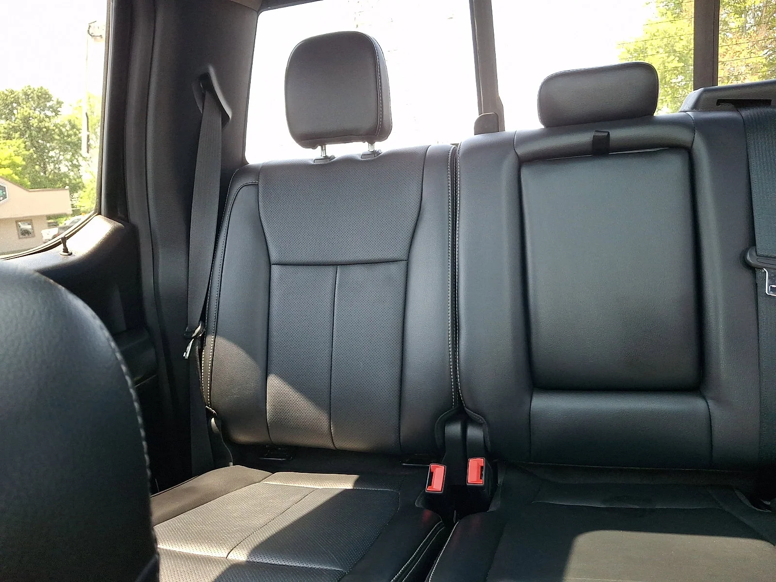 Used 2018 Shadow Black   G1 Ford LARIAT image 18