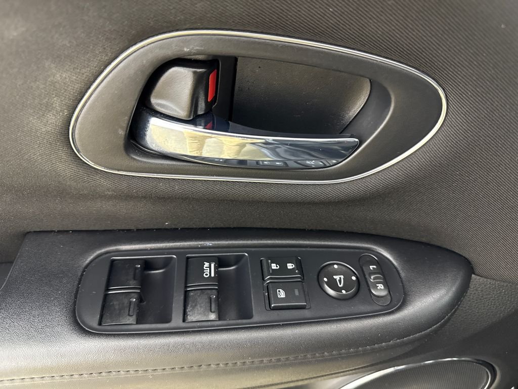 Used 2017 White Honda EX-L image 16