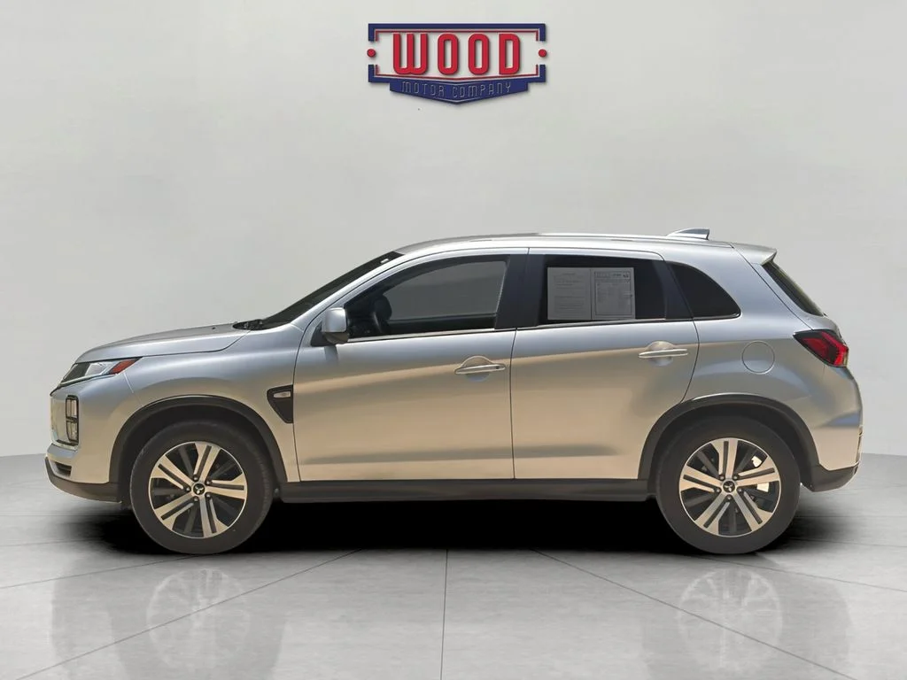 Used 2024 Silver Mitsubishi 2.0 ES image 4