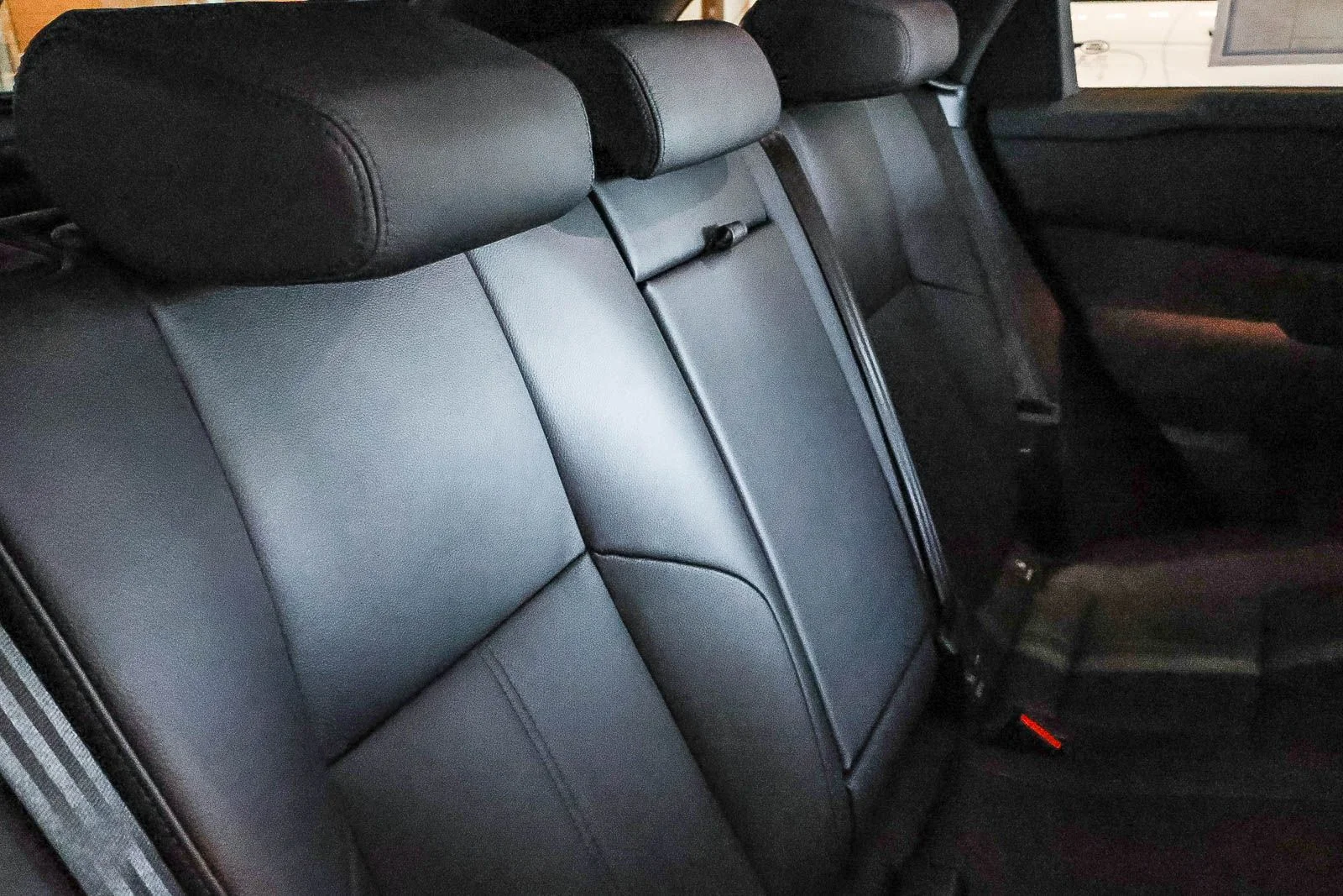 New 2026 Santorini Black Land Rover S image 17