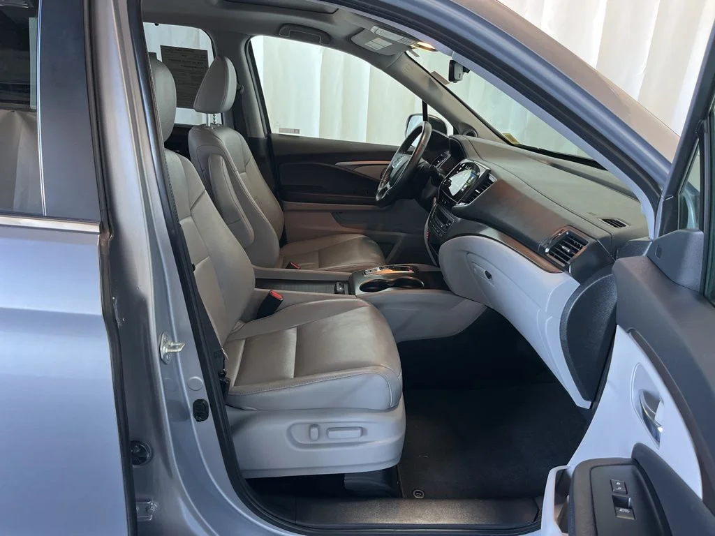 Used 2022 Gray Honda Special Edition image 22