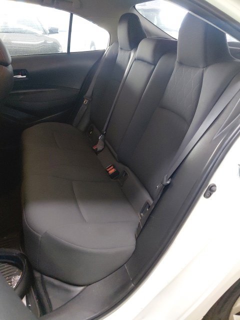 Used 2020 White Toyota LE image 7