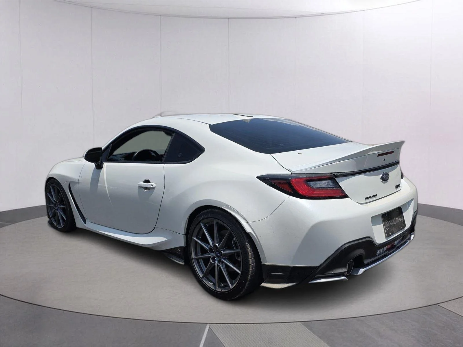 Used 2023 Crystal White Pearl Subaru Limited image 36