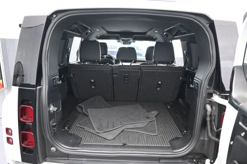 Used 2025 White Land Rover S image 53