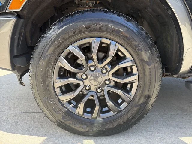 Used 2019 Black Ford XLT image 12