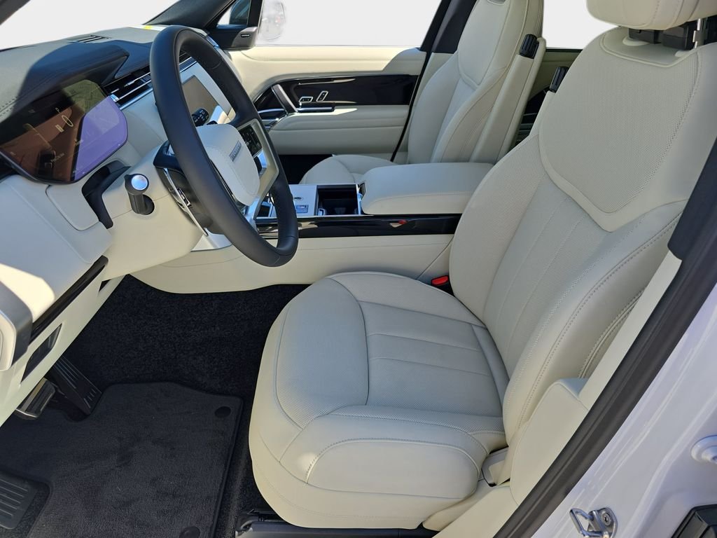 New 2026 Ostuni Pearl White Land Rover SE image 17