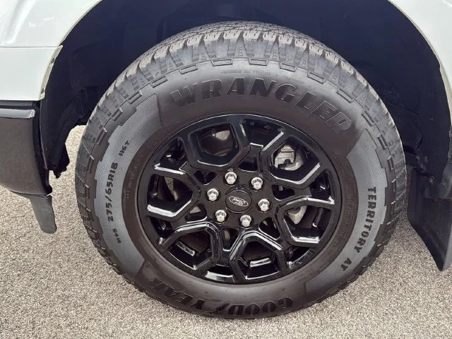 Used 2022 White Ford  image 17