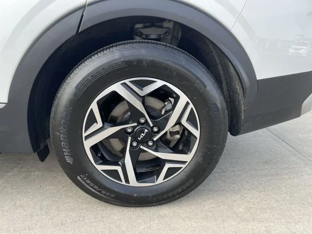 2025 Kia Sportage LX - Photo 30