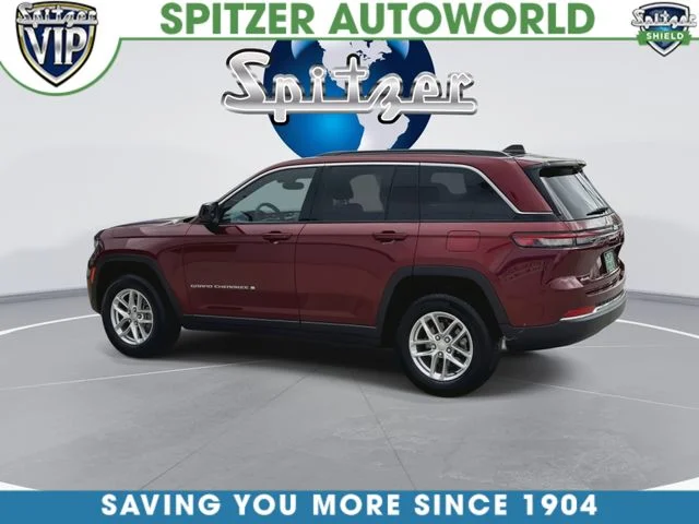 Used 2024 Red Jeep Laredo X image 7