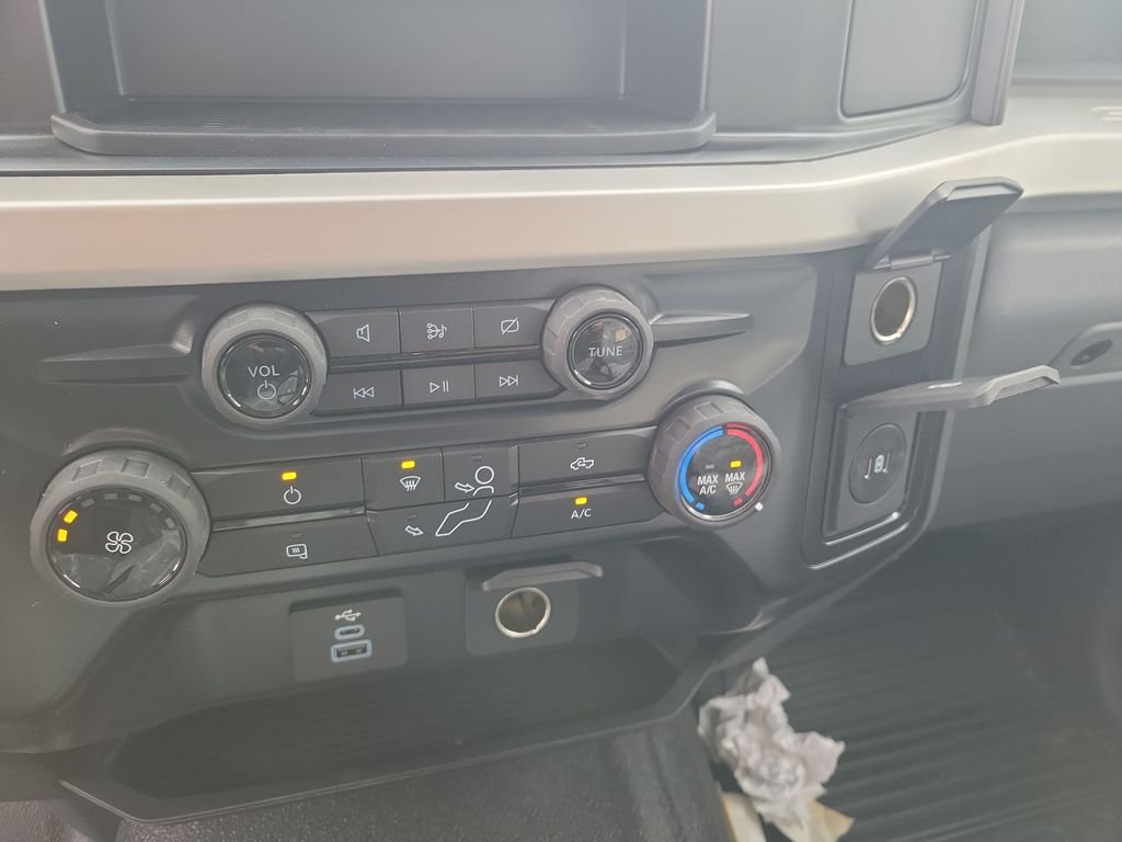 2024 Ford F-450 Super Duty Chassis Cab XL - Photo 16