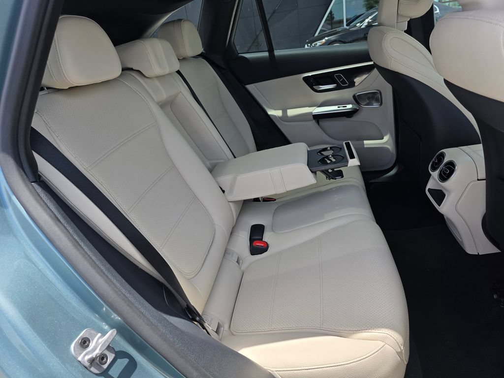 New 2026 Verde Silver Metallic Mercedes-Benz GLC 300 image 44