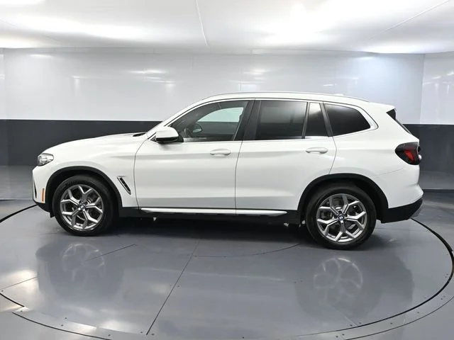 Used 2023 White BMW xDrive30i image 10