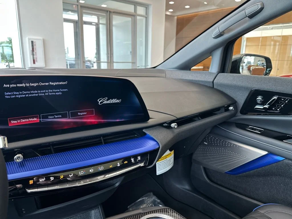 2026 Cadillac OPTIQ V-Series - Photo 20