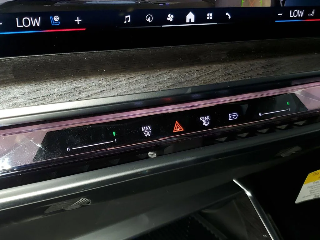 New 2026 Black BMW 760i xDrive image 23