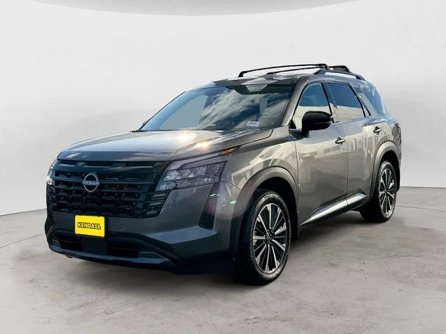 2026 Nissan Pathfinder Platinum 4WD's photo