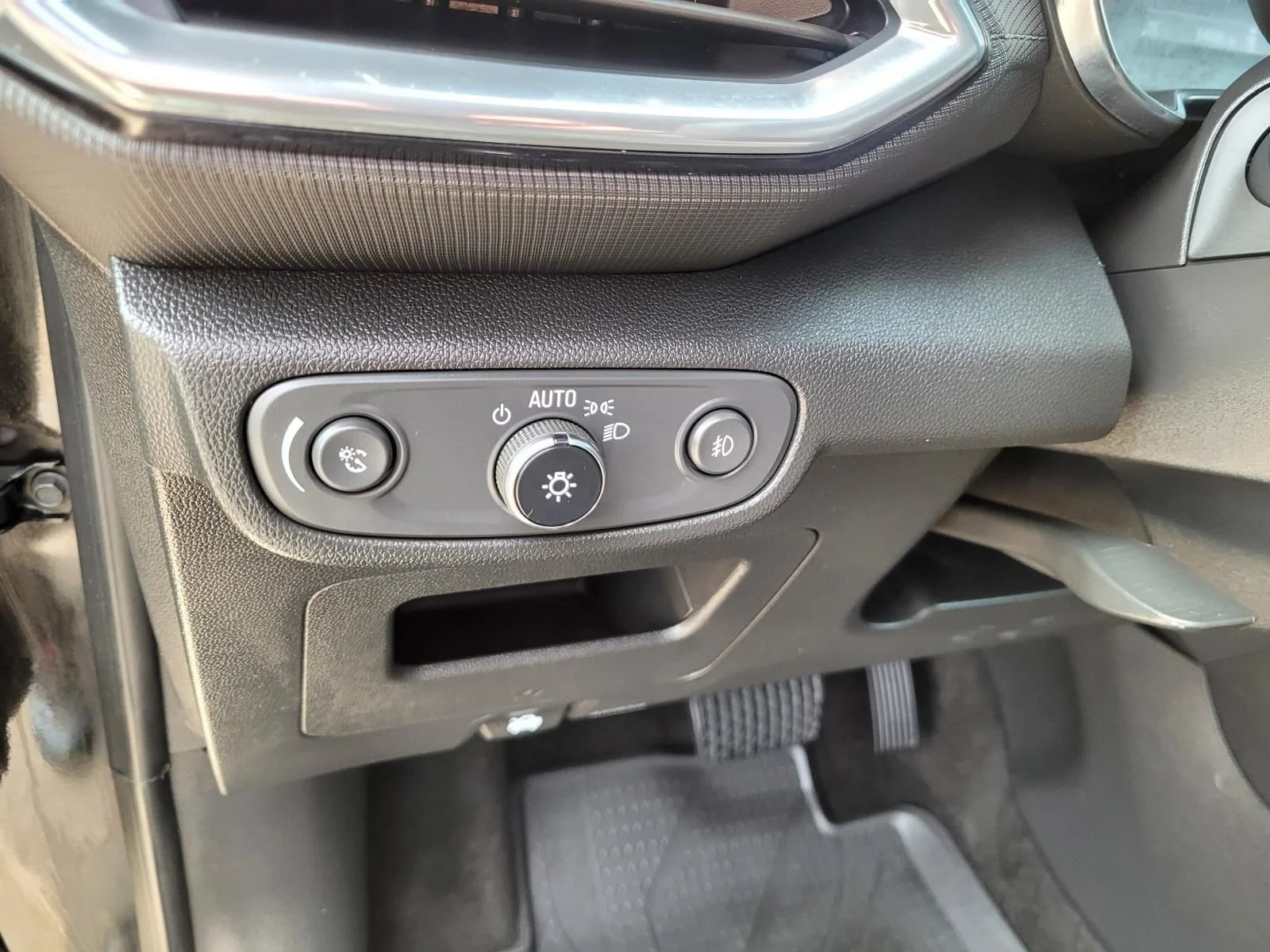 Used 2023 Mosaic Black Metallic Chevrolet LT image 24