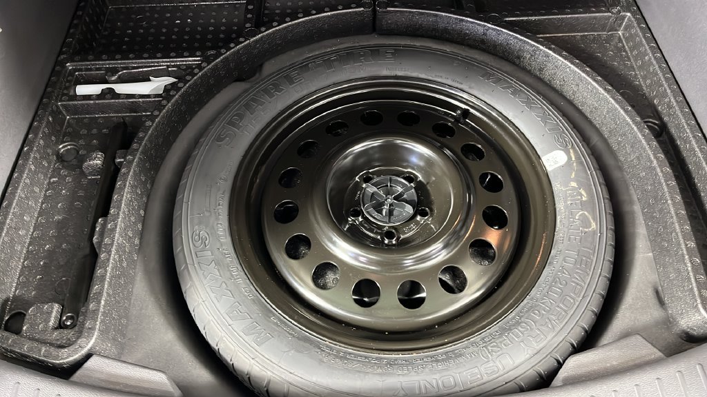 Used 2014 Ingot Silver Ford SE image 38