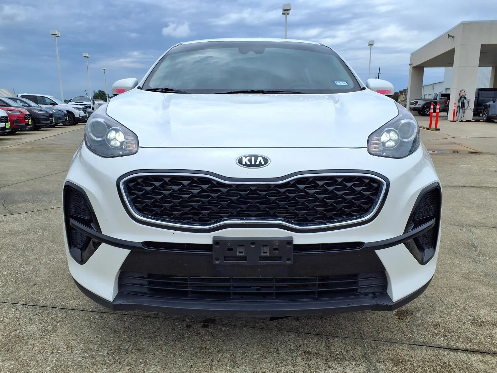 Used 2021 White Kia LX image 3