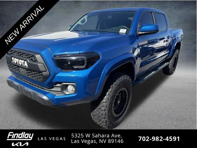Used 2018 Blue Toyota SR5 image 1