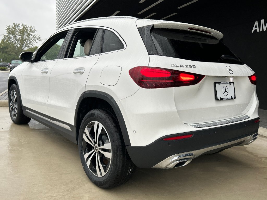 New 2026 Polar White Mercedes-Benz GLA 250 image 5