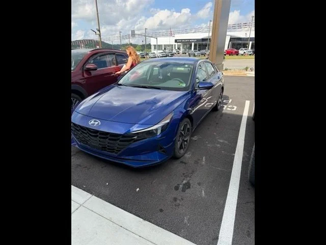 Used 2023 Blue Hyundai SEL image 10