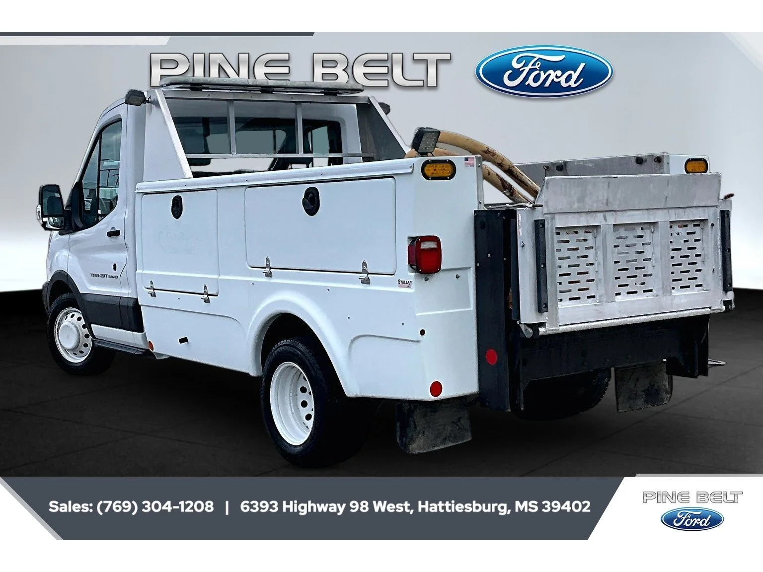 Used 2016 Oxford White Ford Base image 2