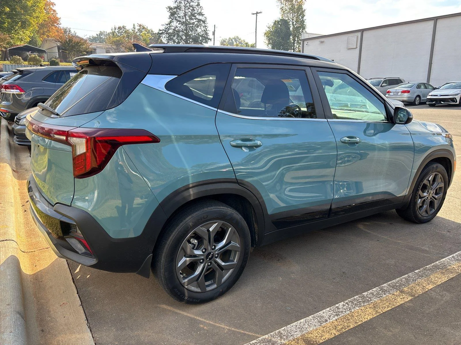 Used 2024 Pluton Blue/Fusion Black Roof KIA S image 6