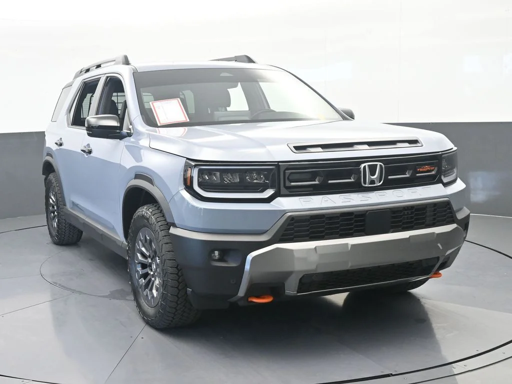 Used 2026 Sonic Gray Pearl Honda TrailSport image 9