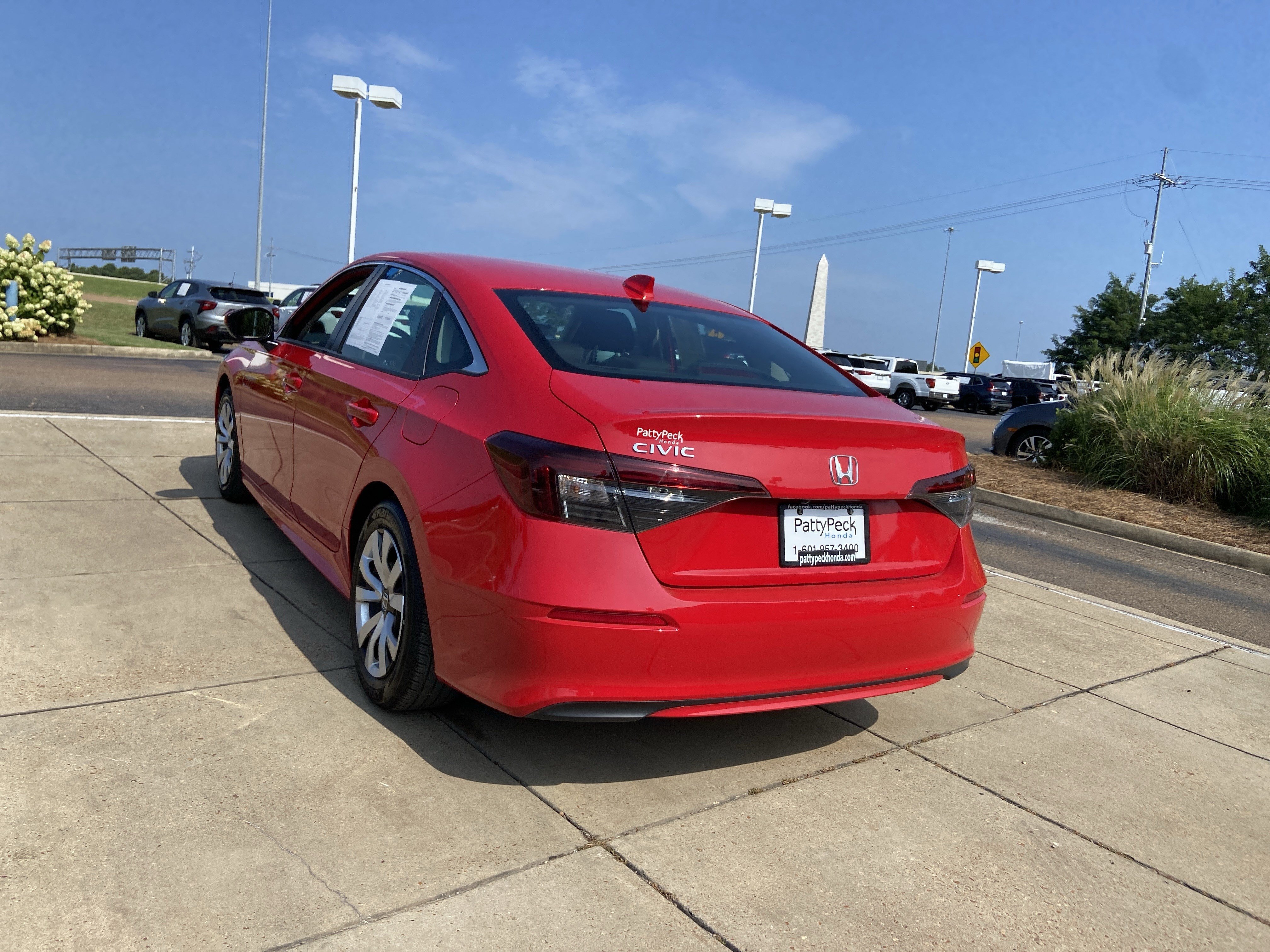 Used 2025 Rallye Red Honda LX image 9