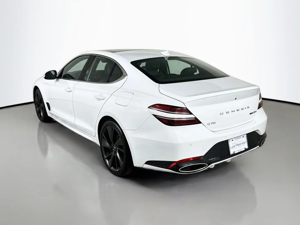 Used 2022 White Genesis 3.3T image 3
